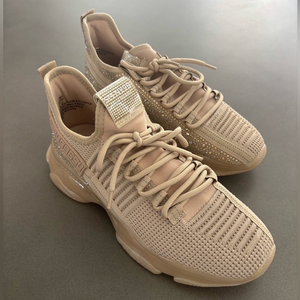 NWOB - Steve Madden Maxilla-R-E - Chunky Beige Women's Sneakers size 8.5